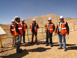 http://www.codelco.com/prontus_codelco/site/artic/20120517/imag/foto_0000000320120517142617.jpg
