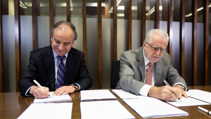 Codelco y SQM firman acuerdo para asociación que da a Chile liderazgo en el mercado mundial de litio