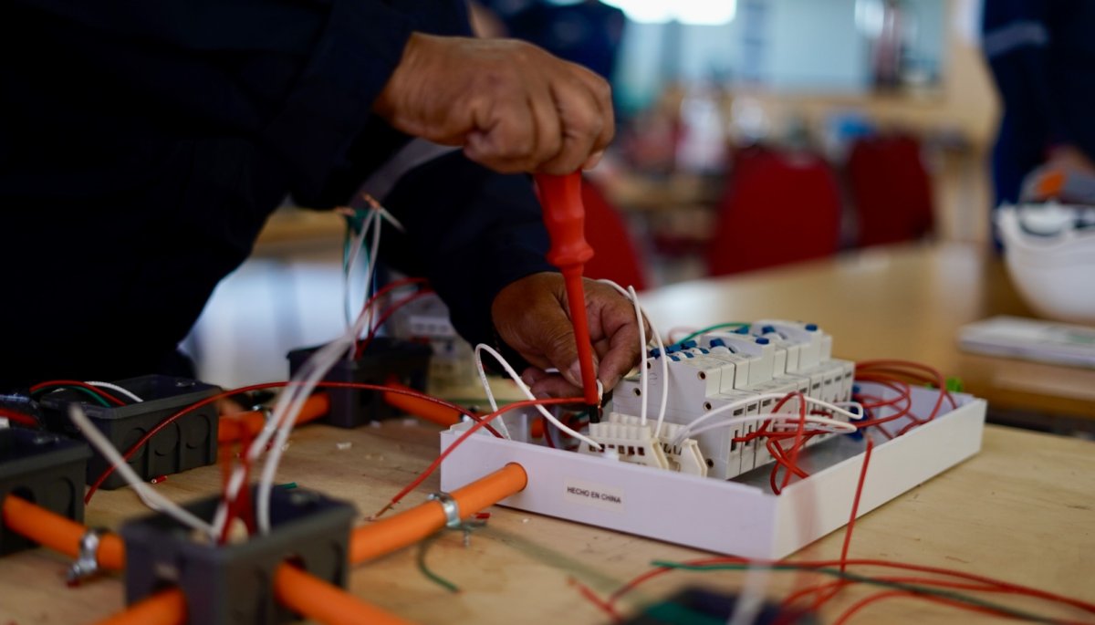 Más de 280 trabajadores de empresas contratistas se capacitan en