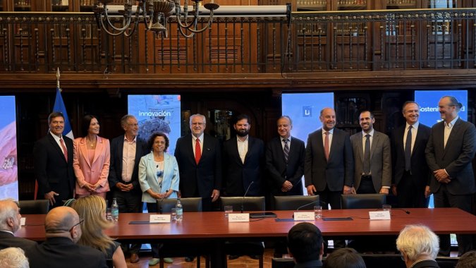 Chile da un paso histórico: se materializa NovaAndino Litio, la sociedad conjunta Codelco-SQM para el desarrollo del litio en el Salar de Atacama